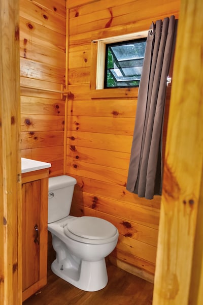Boo Boos Lodge (Sleeps 6-7)-4